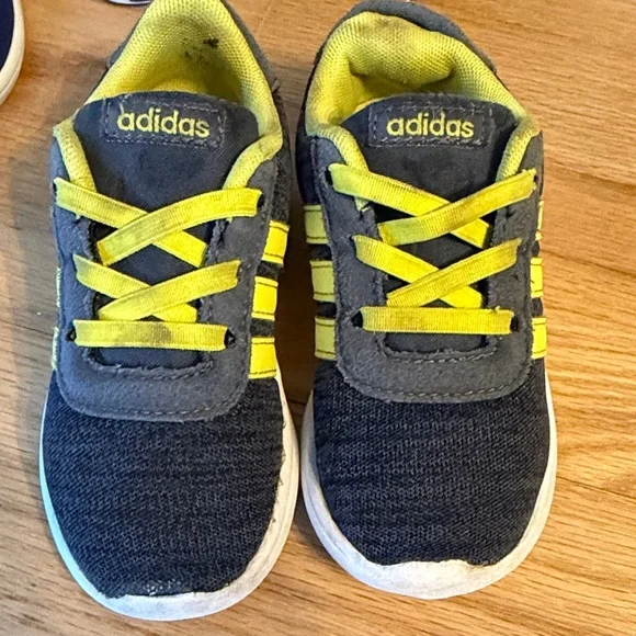 3 pair bundle, boys spring/summer sneakers and water shoes, size 8/9 - Picture 8 of 16